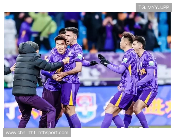 天津津门虎中路拦截到位，断球后斜塞身后制造单刀